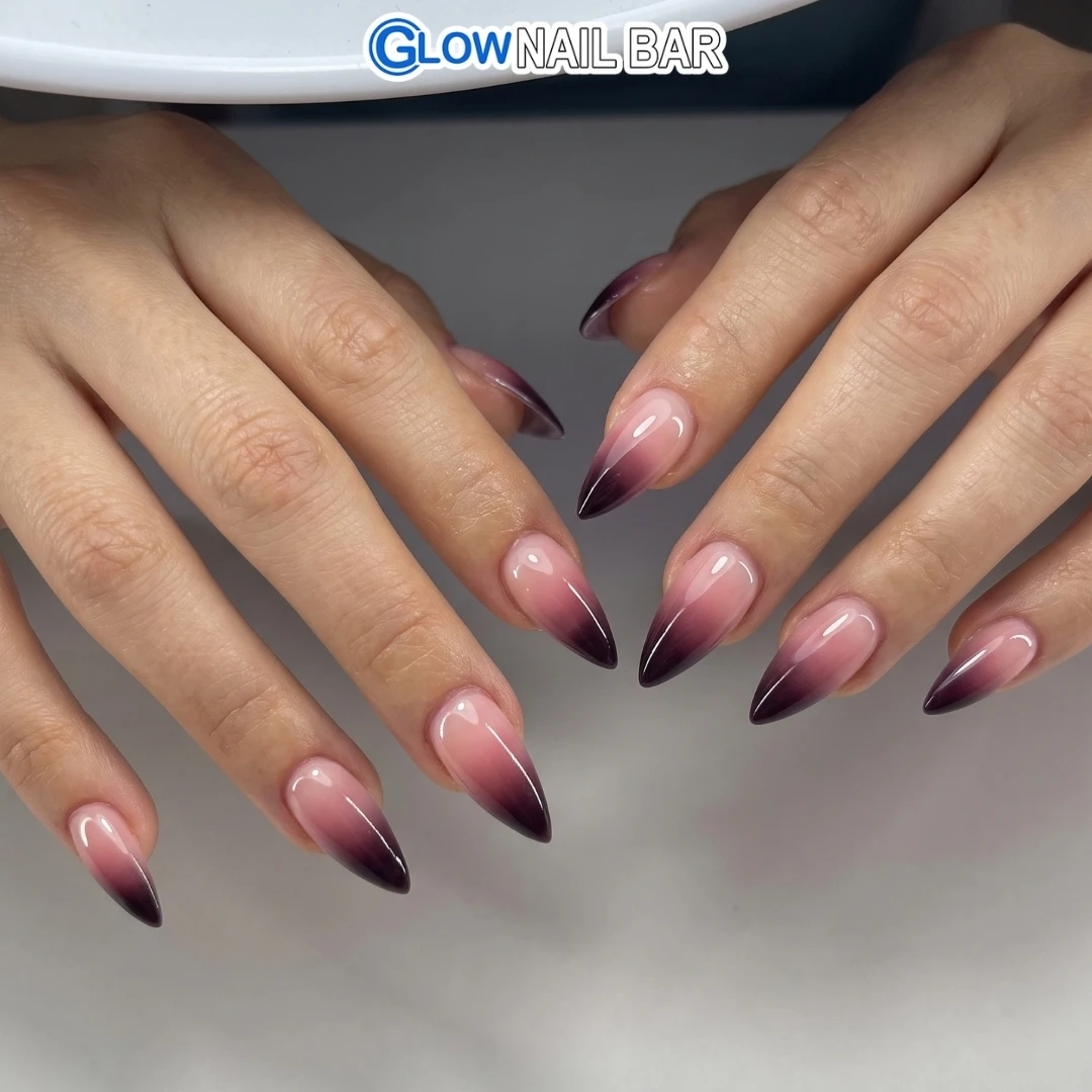 Glow Nail Bar 